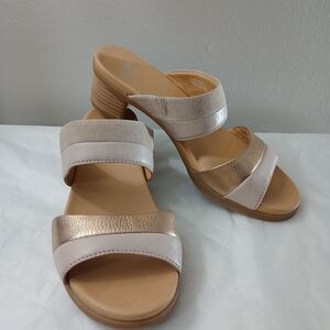 Dansko Women's Tan and Gold Sandals Sz 40 US 9.5 EUC
